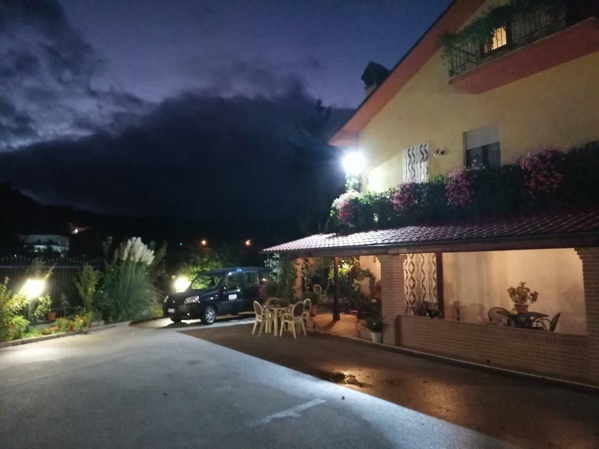 Villa Le Stanze Di Bacco Cagnano Amiterno Exterior foto