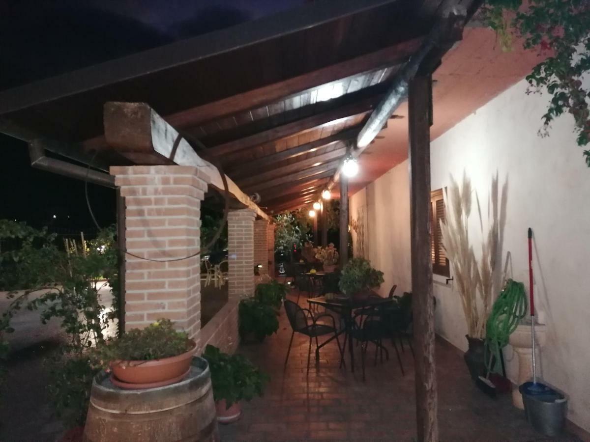 Villa Le Stanze Di Bacco Cagnano Amiterno Exterior foto